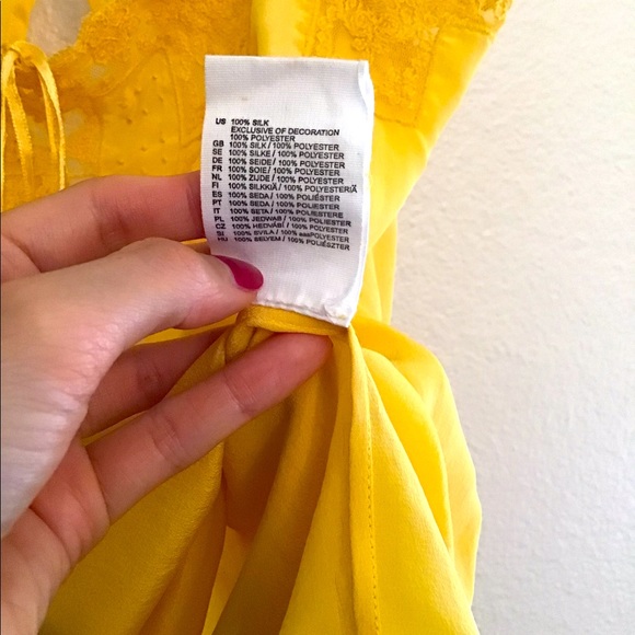 💥 MOVING SALE💥 H&M Yellow Lace Top - Picture 3 of 4